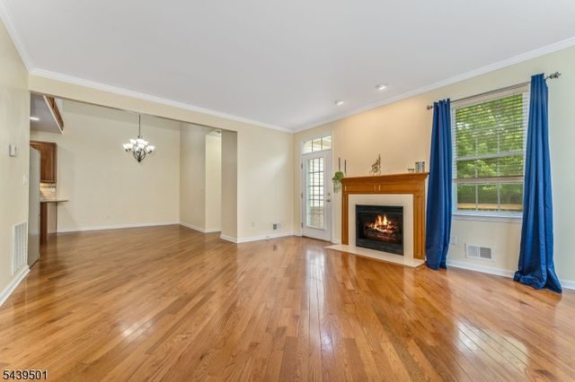 76 Samson Dr, Raritan Twp., NJ 08822