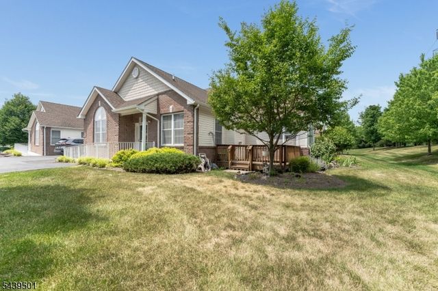 76 Samson Dr, Raritan Twp., NJ 08822