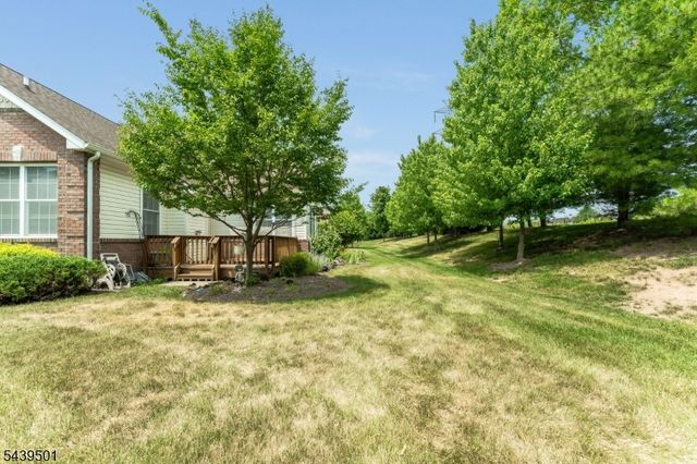 76 Samson Dr, Raritan Twp., NJ 08822