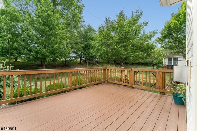 76 Samson Dr, Raritan Twp., NJ 08822