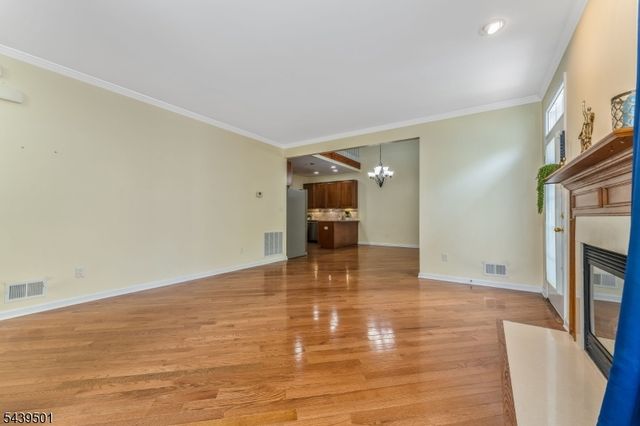 76 Samson Dr, Raritan Twp., NJ 08822