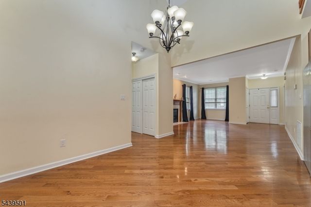 76 Samson Dr, Raritan Twp., NJ 08822