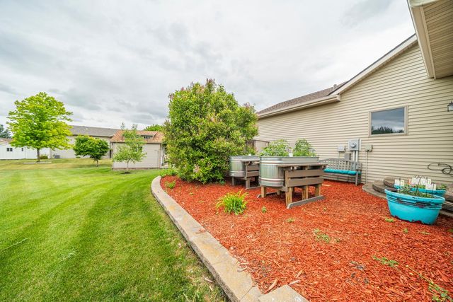 969 32nd Street S, Moorhead, MN 56560