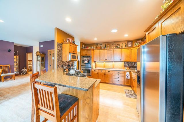 969 32nd Street S, Moorhead, MN 56560