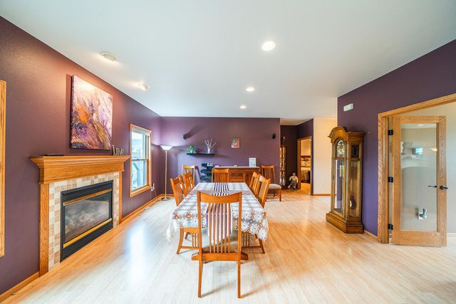 969 32nd Street S, Moorhead, MN 56560