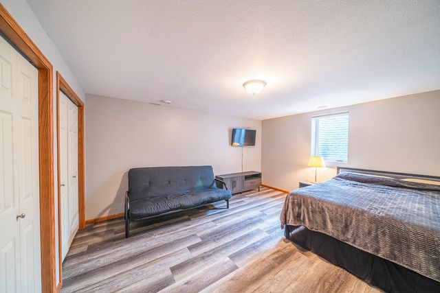 969 32nd Street S, Moorhead, MN 56560