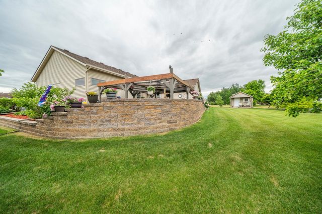 969 32nd Street S, Moorhead, MN 56560