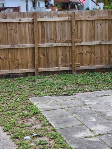 1368 Seaview, North Lauderdale, FL 33068