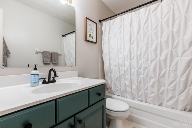 1348 Covedale Lane, Batavia Twp, OH 45102