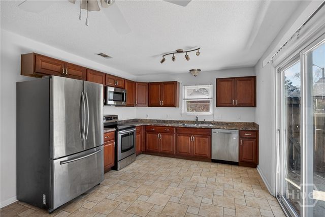 104 Redfield Drive, Pooler, GA 31322