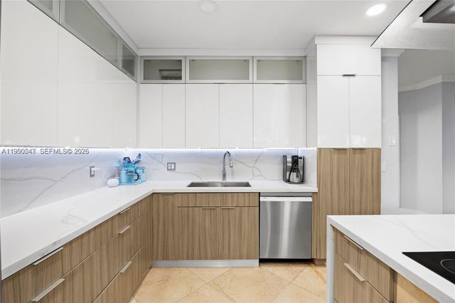 11243 NW 58th Ter 1, Doral, FL 33178