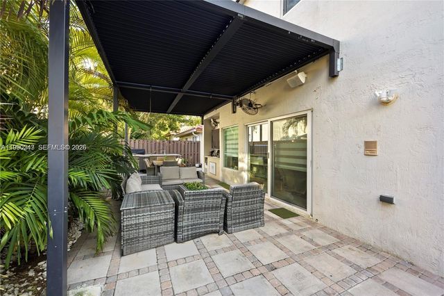 11243 NW 58th Ter 1, Doral, FL 33178