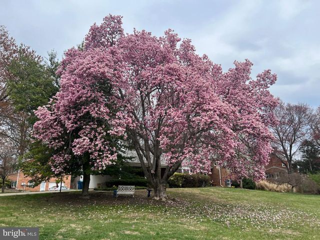 2849 HIDEAWAY RD, Fairfax, VA 22031