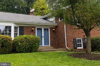 2849 HIDEAWAY RD, Fairfax, VA 22031