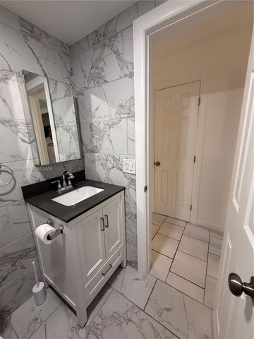 15610 NE 6th Ave 10D, Miami, FL 33162