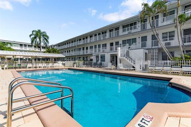 15610 NE 6th Ave 10D, Miami, FL 33162