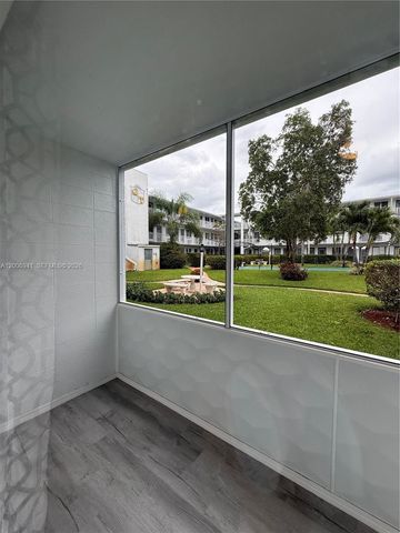 15610 NE 6th Ave 10D, Miami, FL 33162