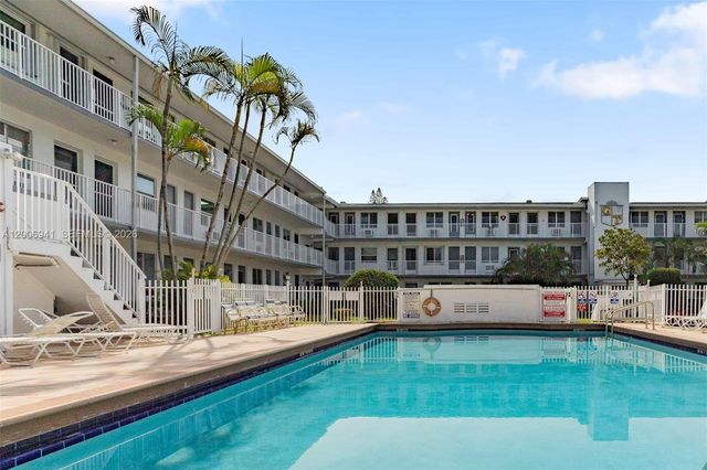 15610 NE 6th Ave 10D, Miami, FL 33162