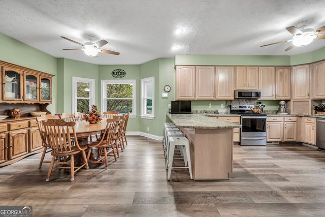 185 Red Maple Drive, Hampton, GA 30228