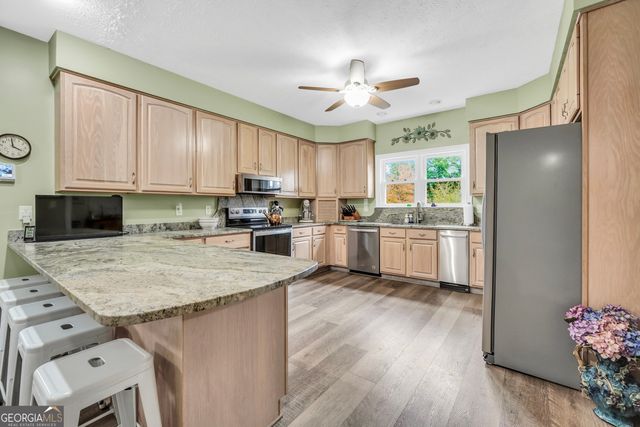 185 Red Maple Drive, Hampton, GA 30228
