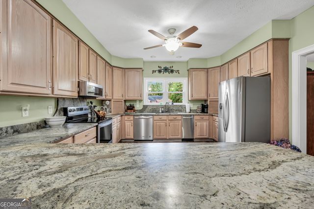 185 Red Maple Drive, Hampton, GA 30228