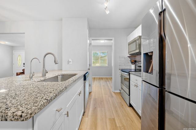 12902 Lone Shadow, Live Oak, TX 78233