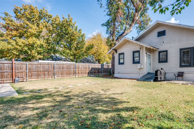 1800 S Adams Street, Fort Worth, TX 76110