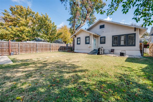 1800 S Adams Street, Fort Worth, TX 76110