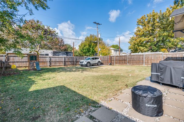 1800 S Adams Street, Fort Worth, TX 76110