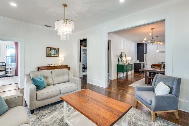 1800 S Adams Street, Fort Worth, TX 76110