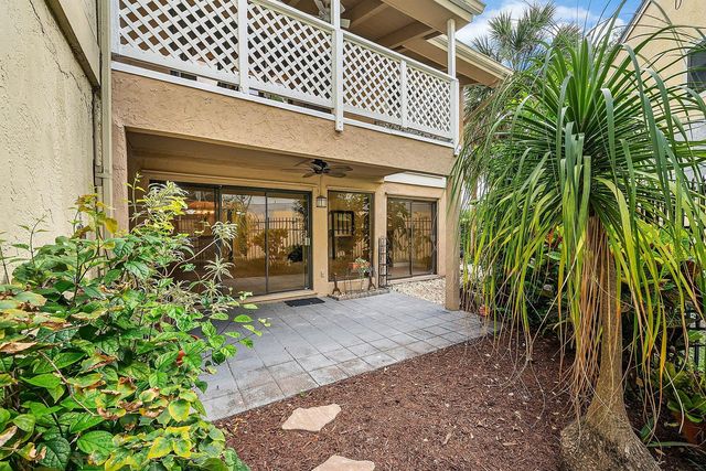 5664 Santiago Circle, Boca Raton, FL 33433