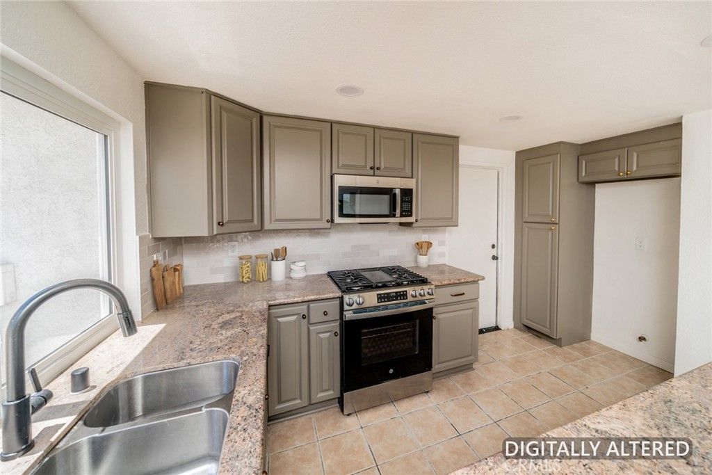 Image 16 of property listing at 6239 Woodpine Avenue, San Bernardino, CA 92407