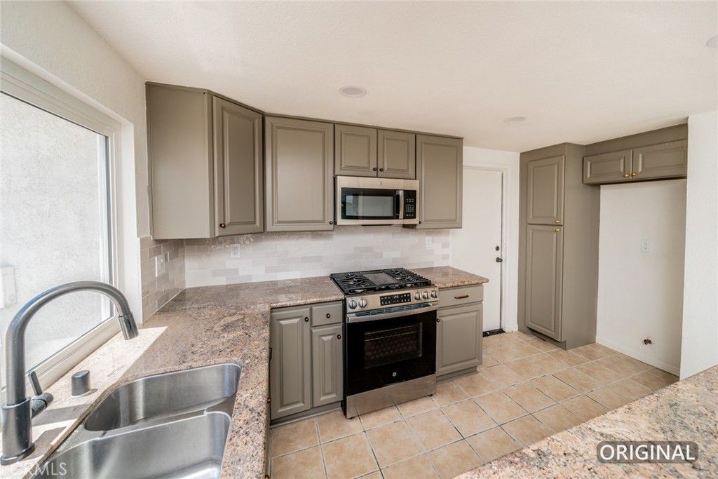 Image 17 of property listing at 6239 Woodpine Avenue, San Bernardino, CA 92407