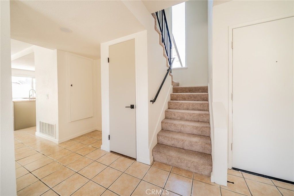 Image 8 of property listing at 6239 Woodpine Avenue, San Bernardino, CA 92407