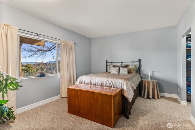 735 Castle Heights Drive, Wenatchee, WA 98801