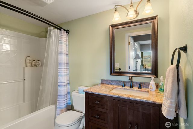 735 Castle Heights Drive, Wenatchee, WA 98801