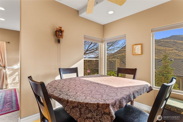 735 Castle Heights Drive, Wenatchee, WA 98801