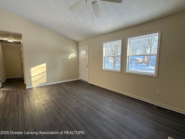 6820 Richard Road, Lansing, MI 48911