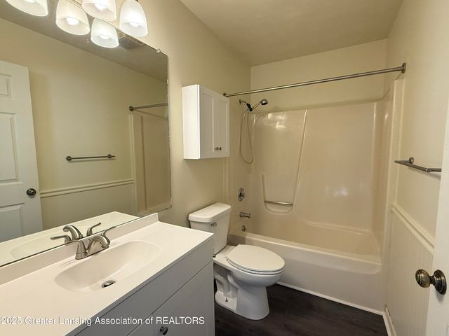 6820 Richard Road, Lansing, MI 48911