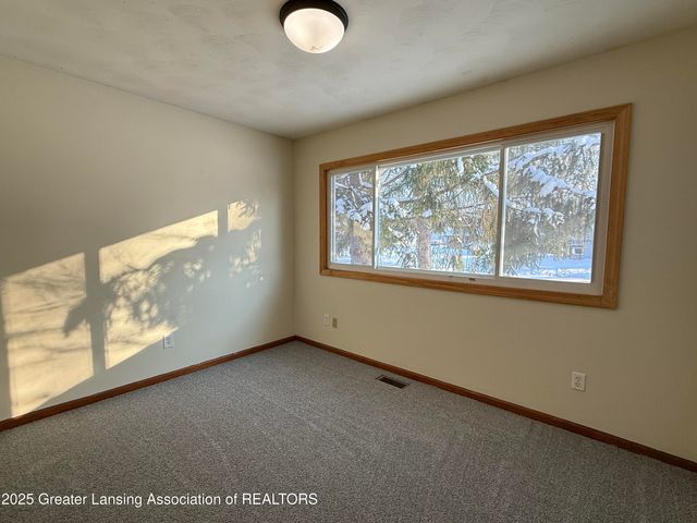 6820 Richard Road, Lansing, MI 48911