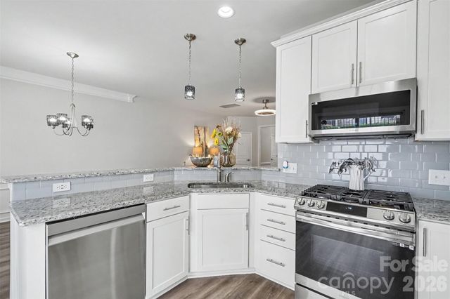 2447 Diplomat Lane, Charlotte, NC 28210