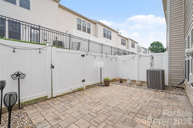 2447 Diplomat Lane, Charlotte, NC 28210