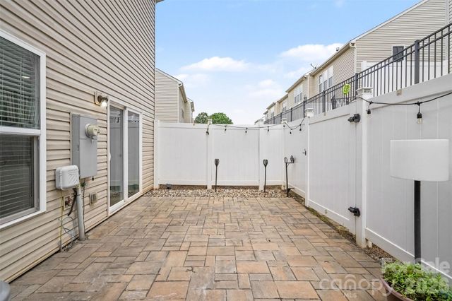 2447 Diplomat Lane, Charlotte, NC 28210