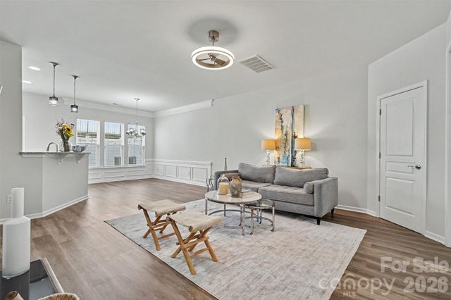 2447 Diplomat Lane, Charlotte, NC 28210