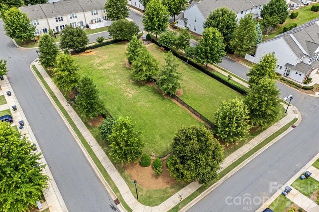 2447 Diplomat Lane, Charlotte, NC 28210