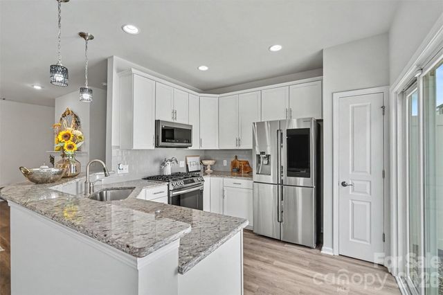 2447 Diplomat Lane, Charlotte, NC 28210
