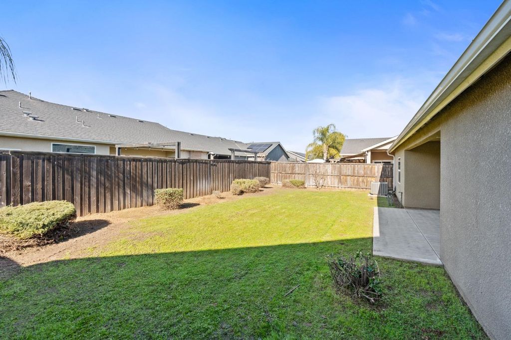 Image 29 of property listing at 5311 N Tisha Avenue, Fresno, CA 93723