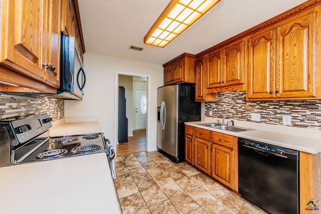 611 Sark Drive, Warner Robins, GA 31088