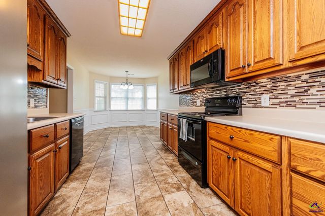 611 Sark Drive, Warner Robins, GA 31088