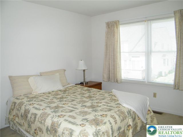 322 Surrey Place 322, Macungie Boro, PA 18062